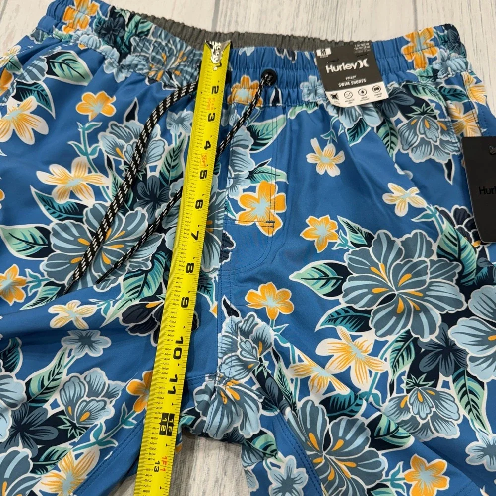 NWT Hurley Volley Swim Trunks Bathing Suit Medium Pool Beach‎ Mens Shorts